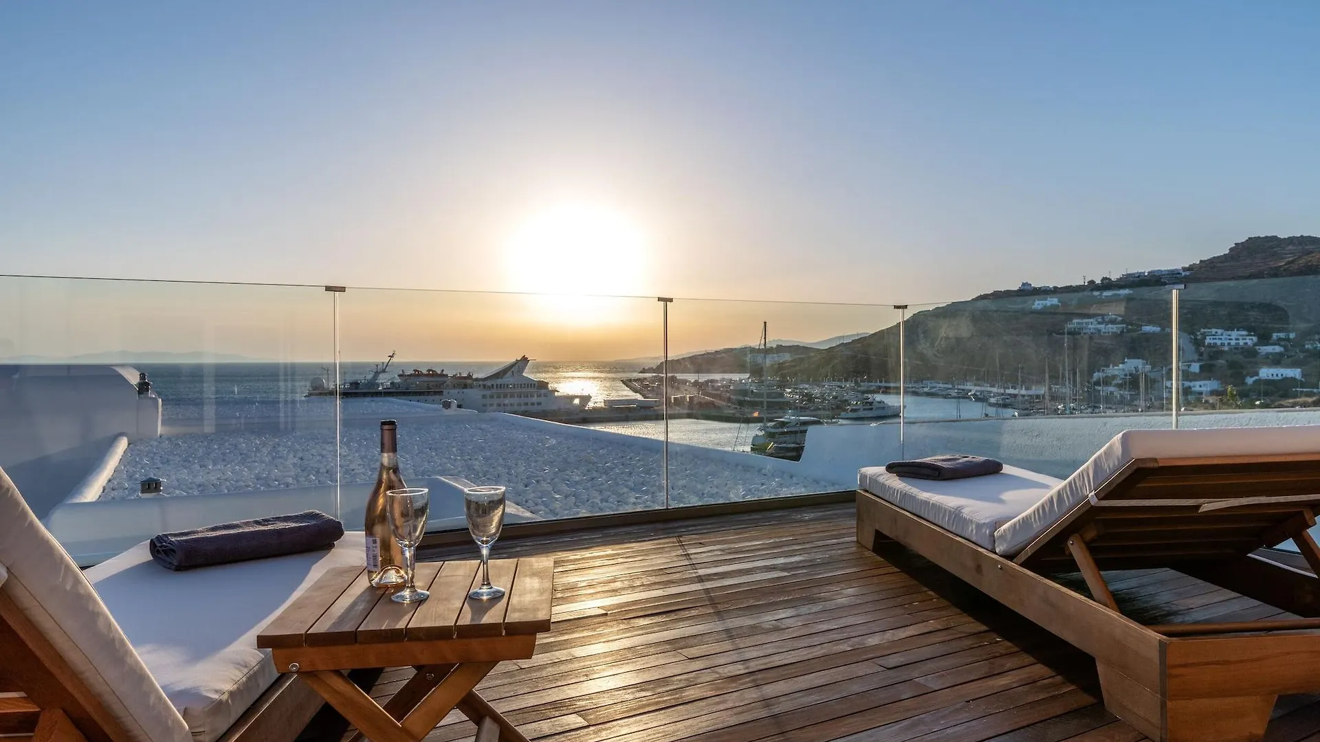 Avra Apartments Tourlos
