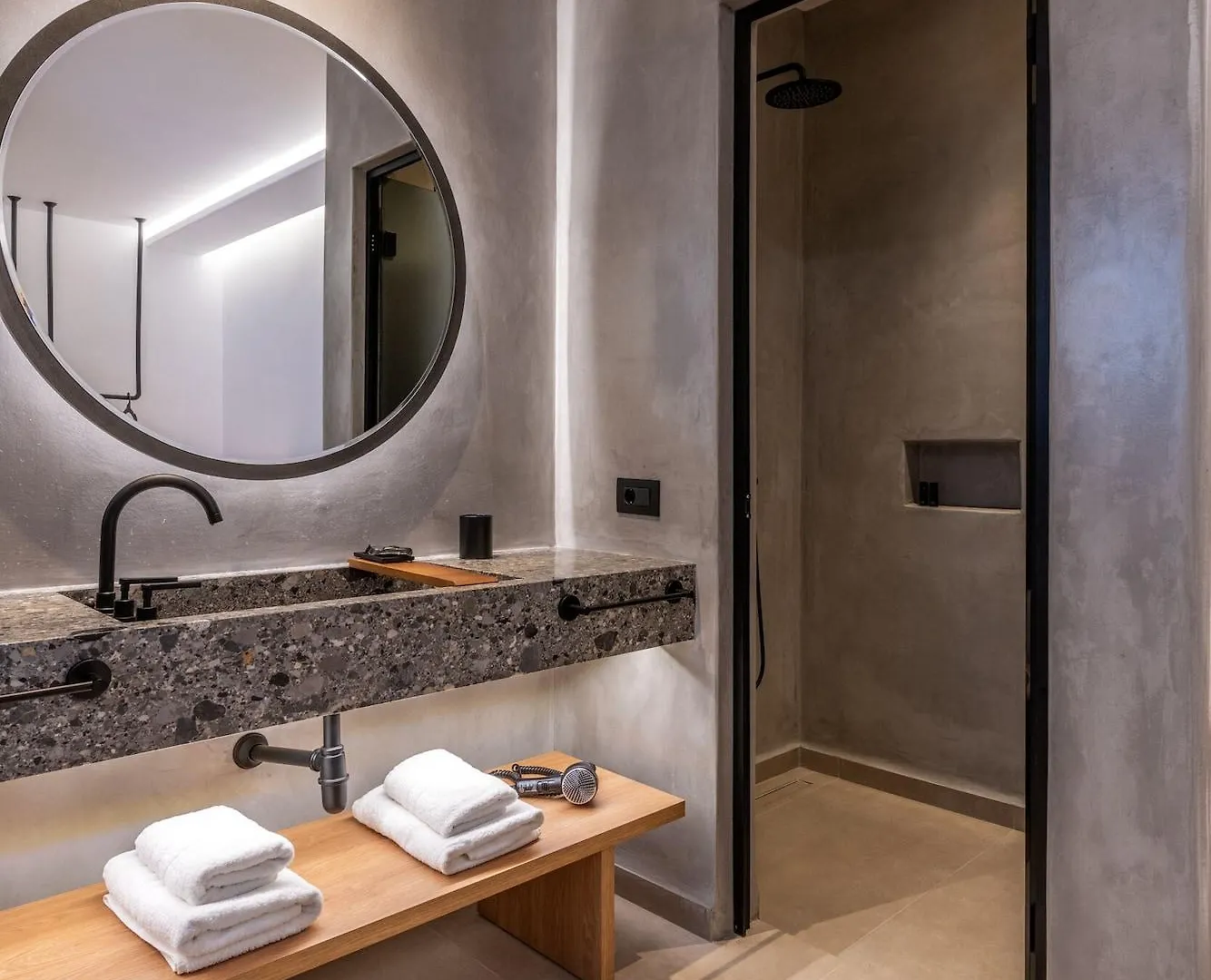 Avra Apartments Tourlos