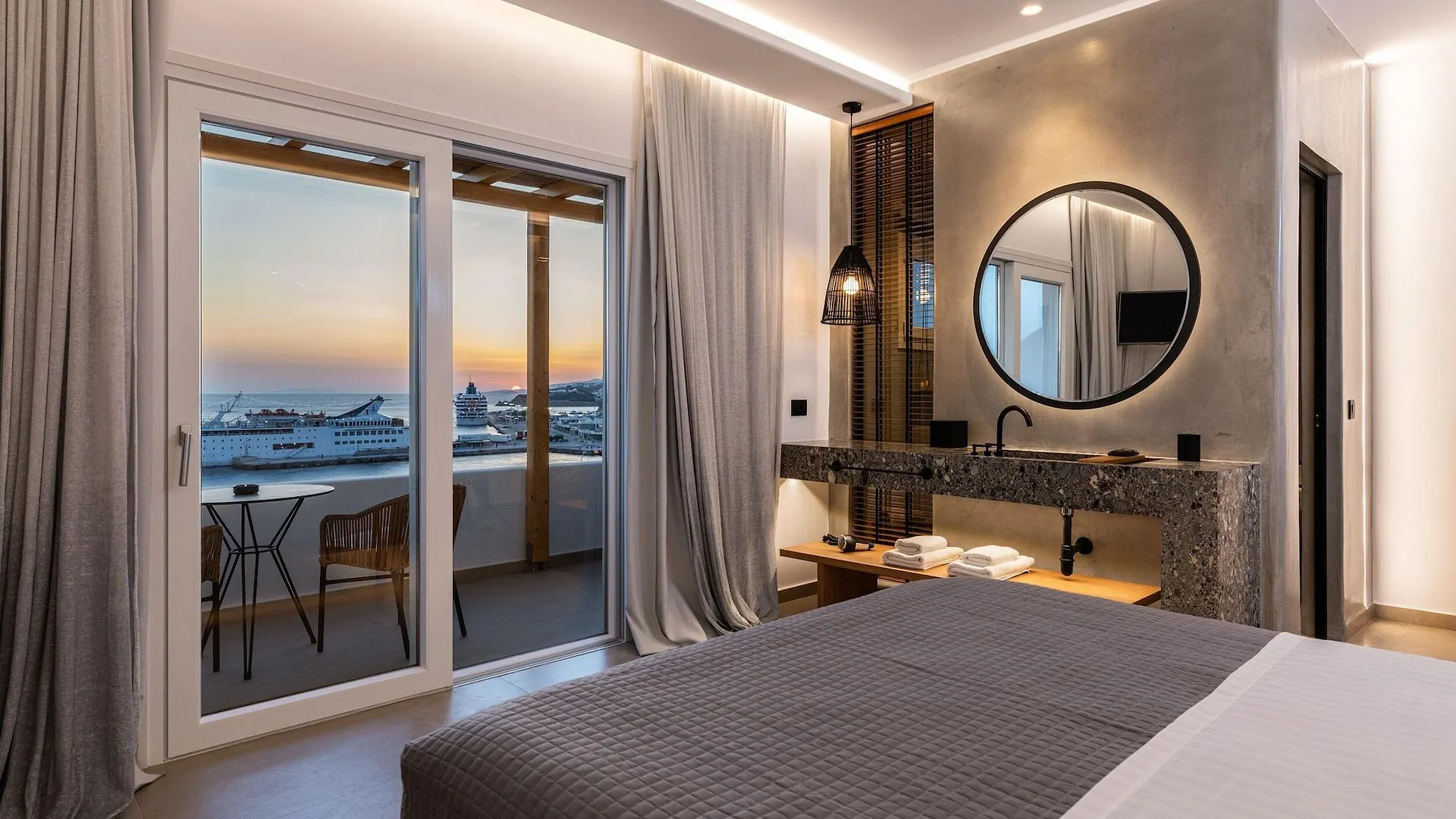 Avra Apartments Tourlos