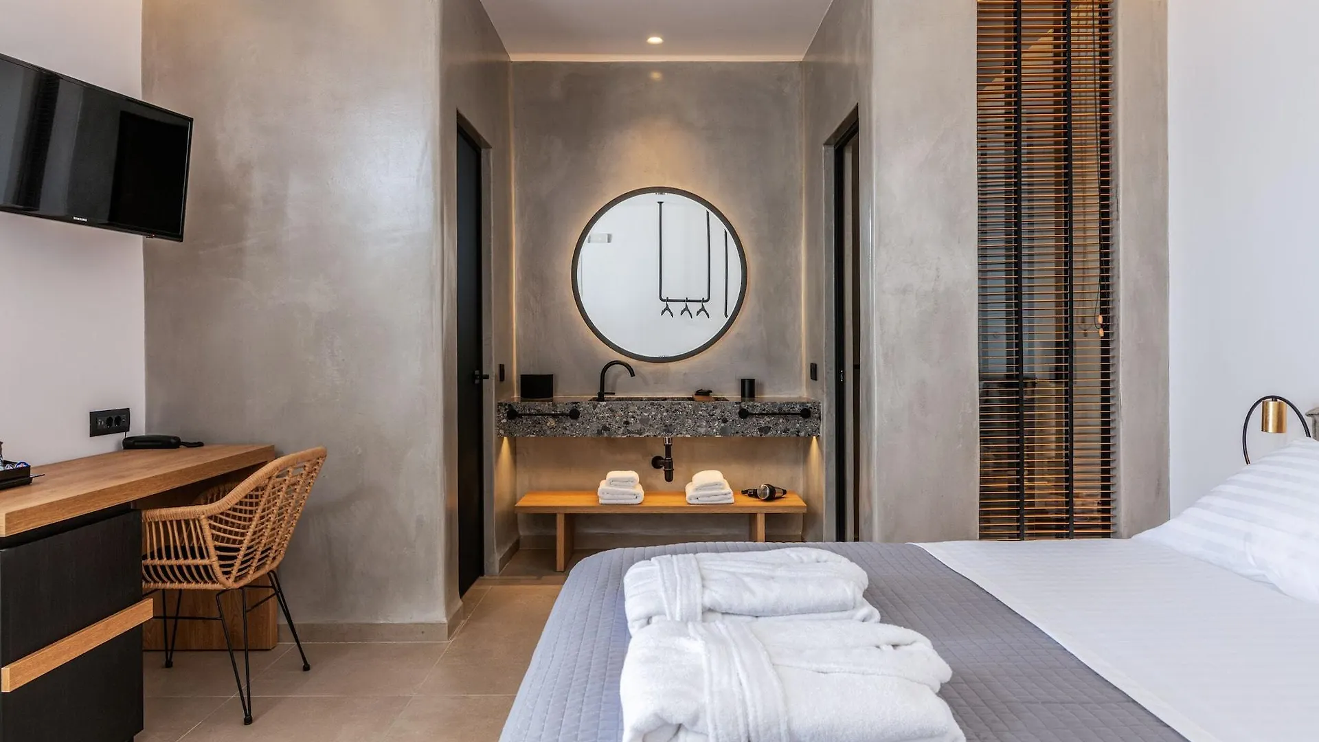 Avra Apartments Tourlos