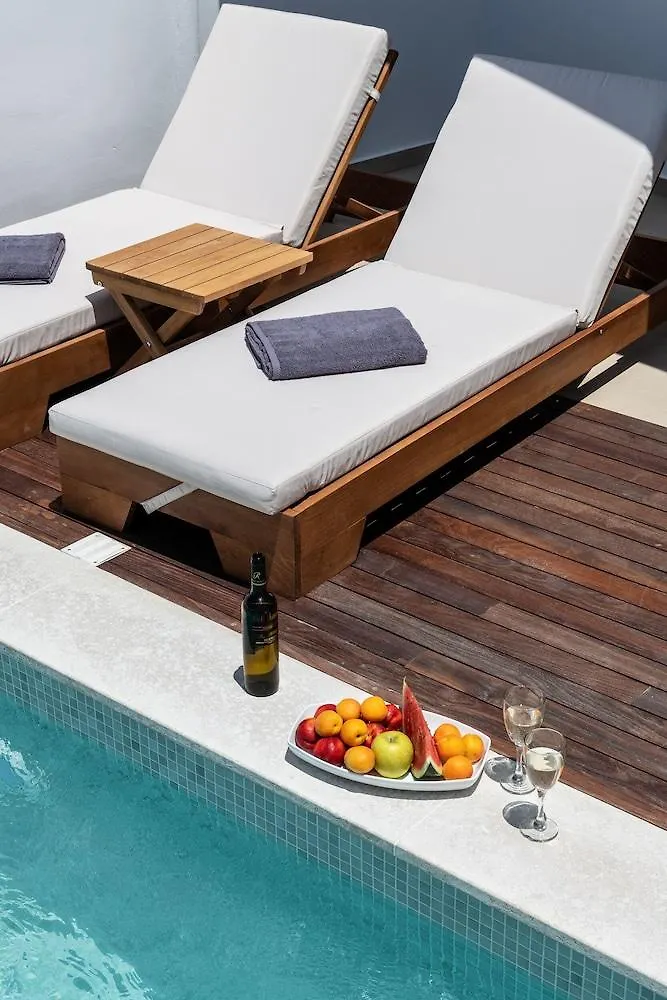 Avra Apartments Tourlos