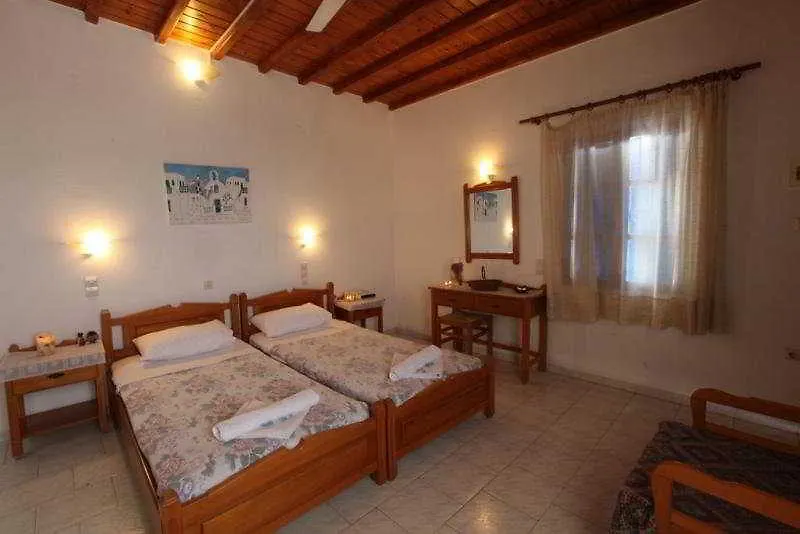 Avra Apartments Tourlos